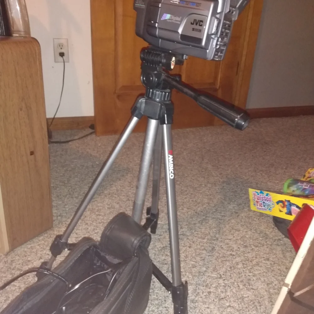 Vintage JVC GR-SXM320U VHS-C Super vhs Camcorder Video Camera
